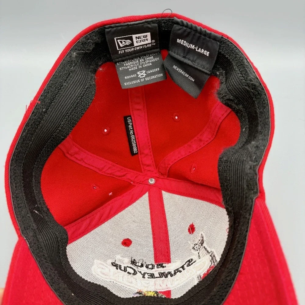 New Era Chicago Blackhawks 2013 Stanley Cup Champions Hat M/L Flex Fit Cap‎ Red